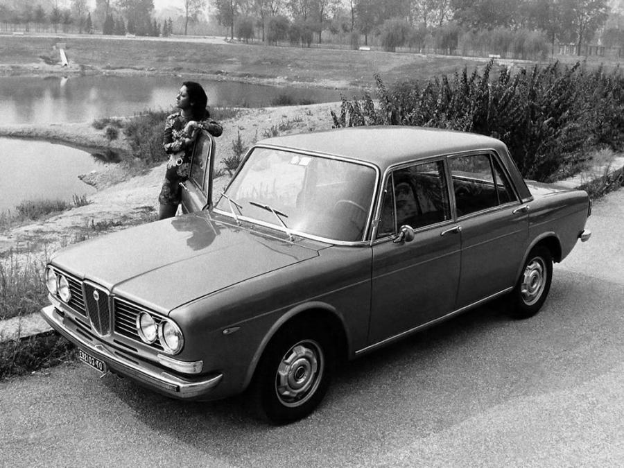  Lancia 2000 Berlina 1971 года  (фото 1 из 7)